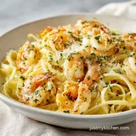 Garlic Butter Shrimp Scampi Pasta in 20 Minutes