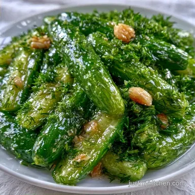 Homemade Pickles with White Vinegar